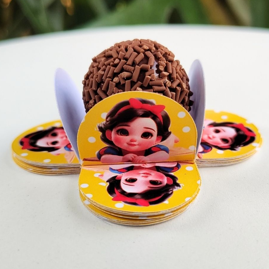 Forminha de Doce Brigadeiro, Beijinho 4 Pétalas Festa, Aniversário, Lembrancinha Branca de Neve Baby