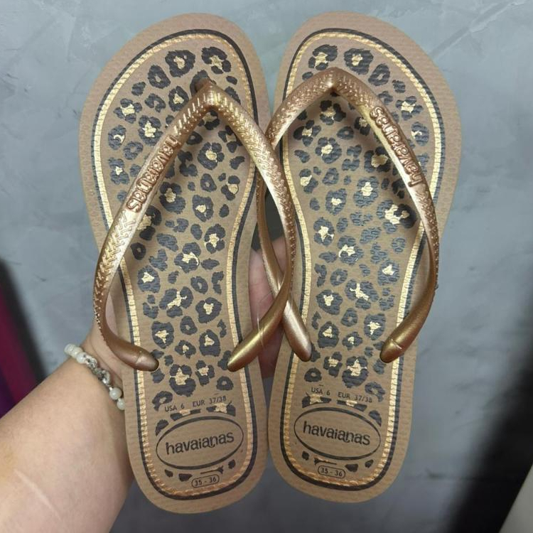 Chinelo Havaianas Original Correia Fina Slim Animals Rose Gold Oncinha