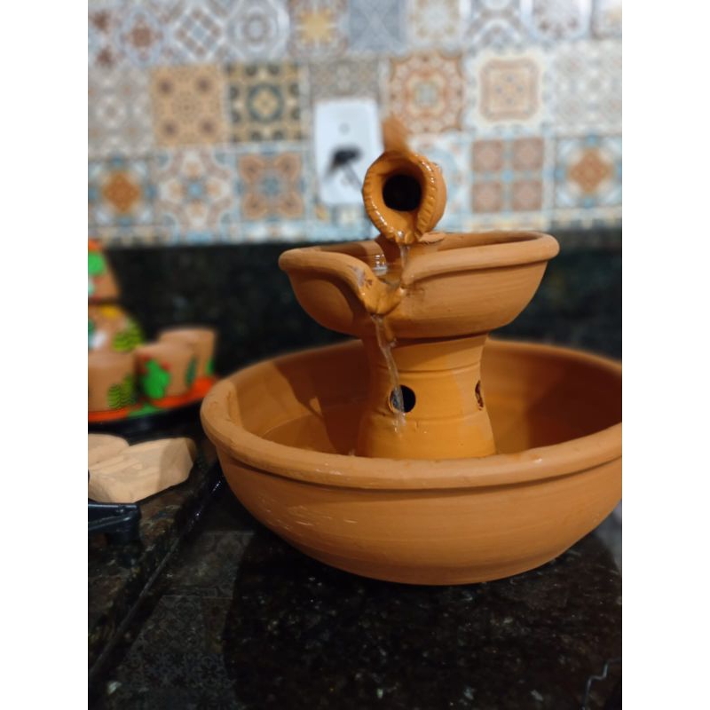 Fonte de Água e Bebedouro Pet/Decoração de Cerâmica Barro Cascata Dois Andares Com Bomba Submersa