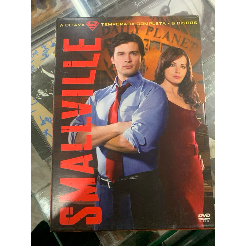 Box da oitava temporada da série Smallville, completa.