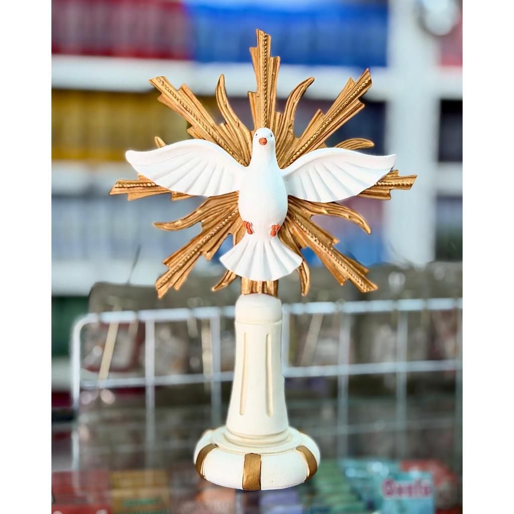 ESPÍRITO SANTO DE MESA EM RESINA – SÍMBOLO DE LUZ E PAZ PARA SEU AMBIENTE – 25cm