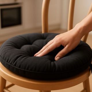 Almofada Futon Redonda 9 furos  Assento De Cadeira 40x40 cm em Oferta na Shopee