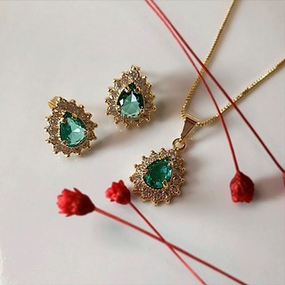 Conjunto Feminino Dourado com Pedra Verde Brinco + Colar Luxo  Semijoia Elegante  Presente Premium