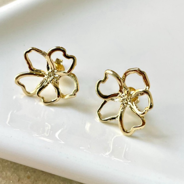 Brinco Feminino Semijóia Orgânico Flor Leve e Delicado a Ouro 18k em Oferta na Shopee