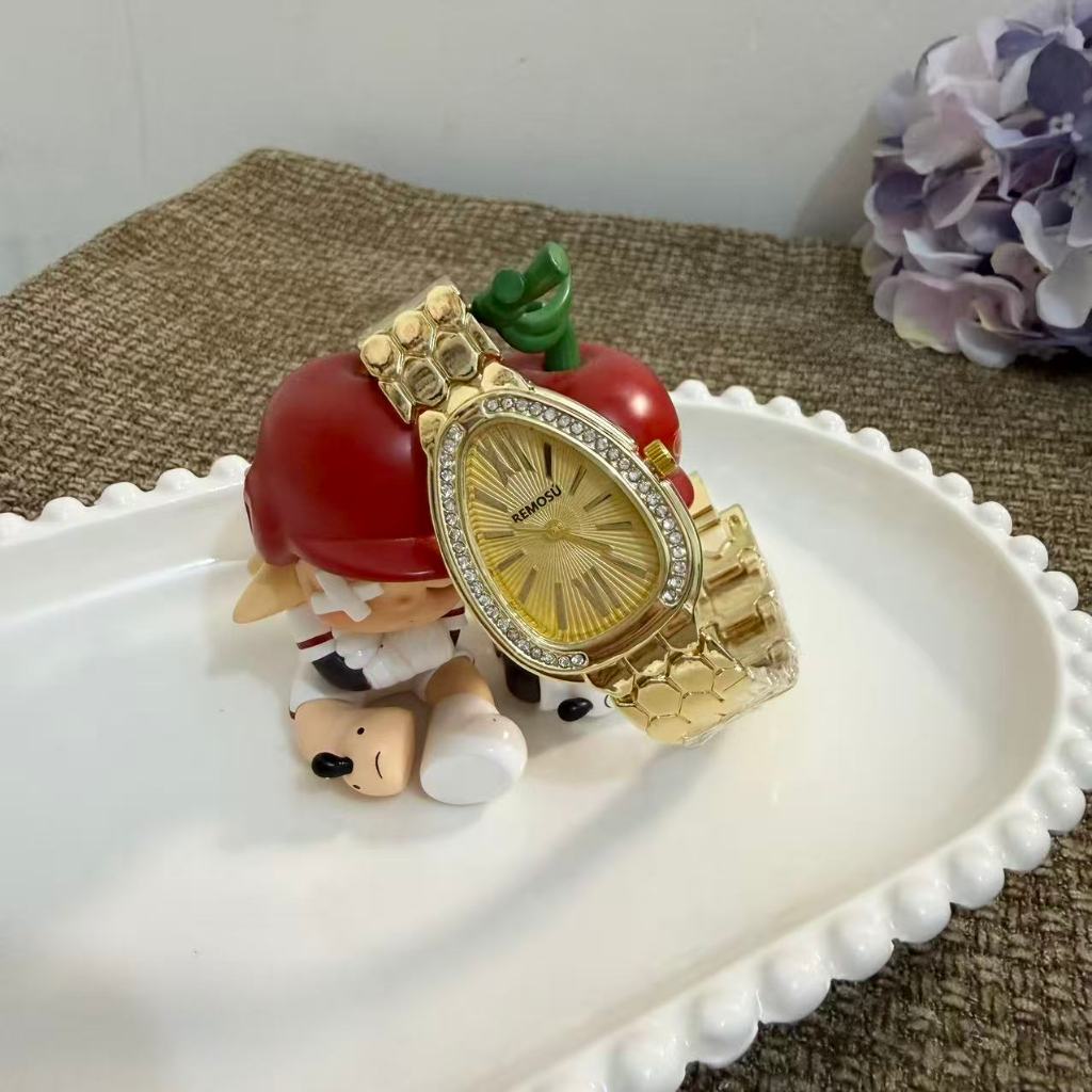 Relógio De Pulso De Luxo Remosú Cobra Feminina Em Forma De Quartzo Dourado ou prata