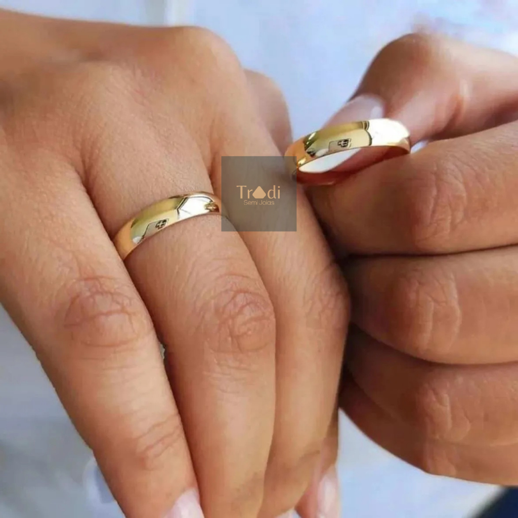 Par de Aliança Banhada a Ouro 24K Tradicional 4mm Noivado Casamento Compromisso em Oferta na Shopee