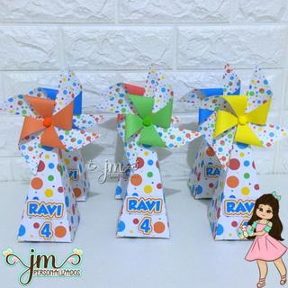 Caixa Pirâmide | Catavento - Tema: Bolinhas Coloridas | Lembrancinha Infantil | Mêsversário | Aniversário