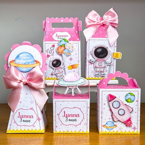 KIT FESTA PRONTA ENTREGA Astronauta menina Personalizado  Lembrancinhas - Caixinha Personalizadas