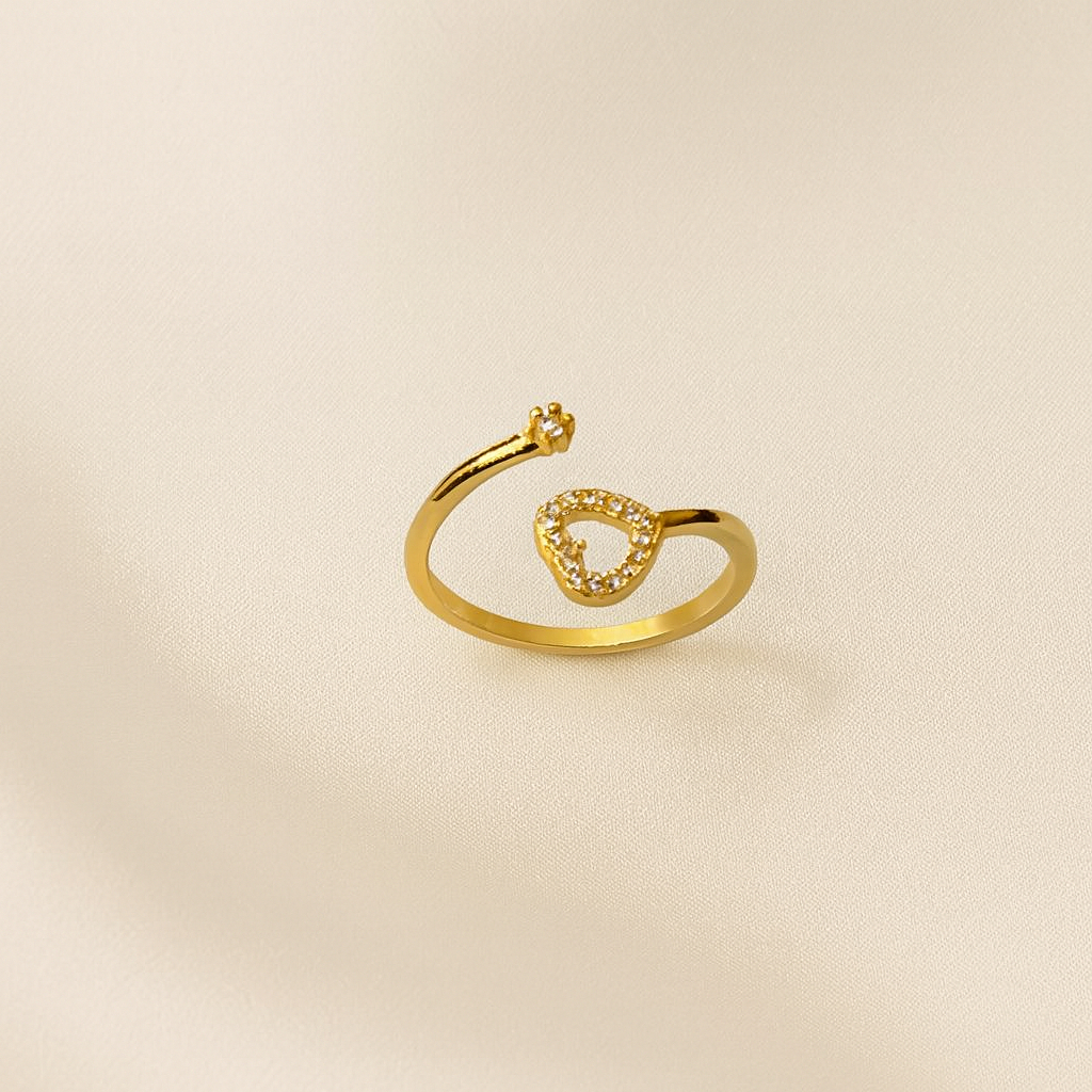 Anel Ajustável Feminino Coração Cravejado com Zircônias e Acabamento Flor Cor Ouro Elegante Folheado