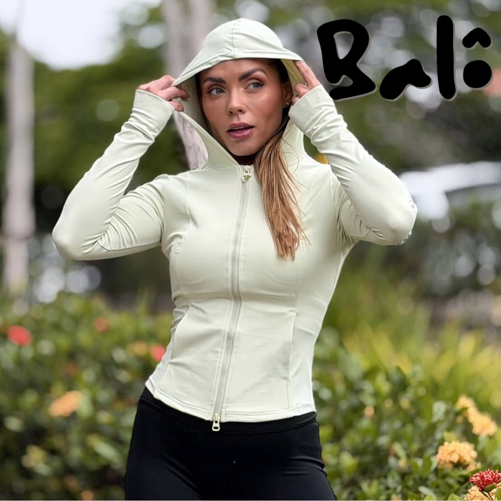 Jaqueta Feminina de Poliamida Proteção UV Academia com Bolsos e Touca Slim Fitness Esportiva