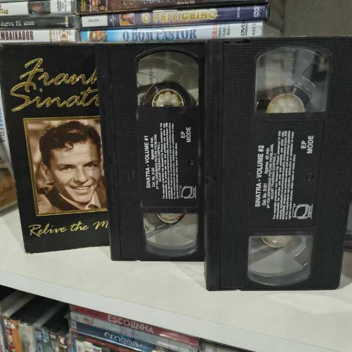 VHS FRANK SINATRA - RELIVE THE MAGIC (IMPORTADA)