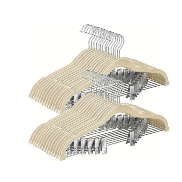 Cabide de Veludo Adulto Slim Antideslizante Com Presilha de Metal ou Tradicional Preto Cinza Bege em Oferta na Shopee