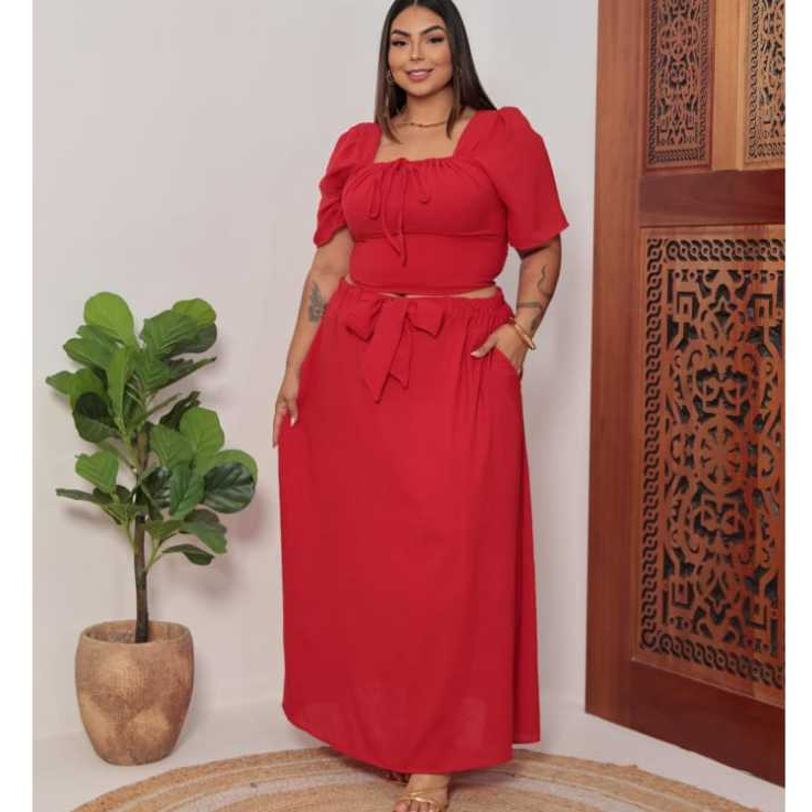Conjunto feminino plus size saia com forro cropeed ajuste no busto