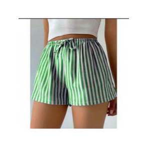 shorts simples de amarrar com listras para o dia a dia