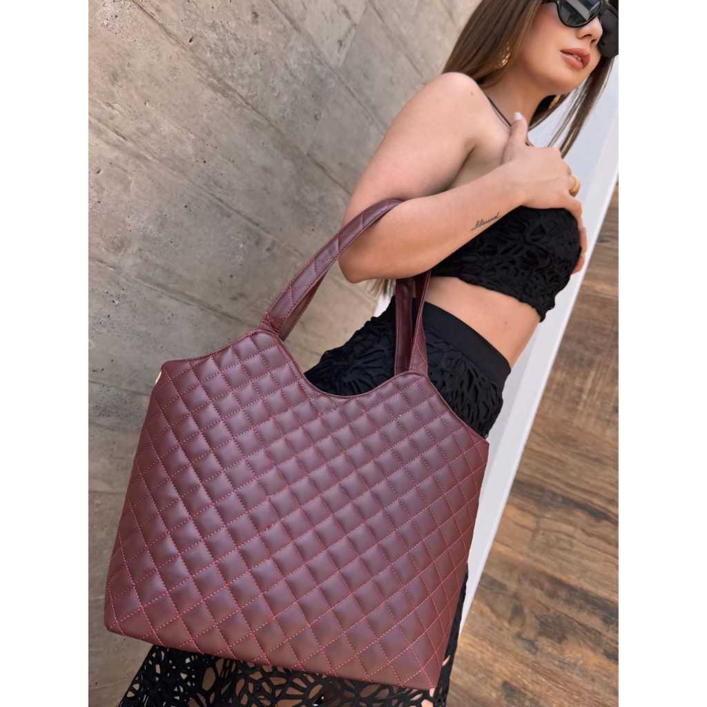 Bolsa Feminina Preta Matelassê – Elegante, Versátil e Sofisticada