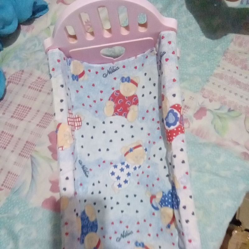 berço balanço de boneca + boneca aleatoria
