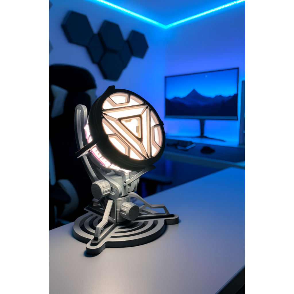 Luminária Arc Reactor Tony Stark -EXCLUSIVA- Leve o poder do herói mais brilhante da Marvel para sua mesa! Abajur Heroi