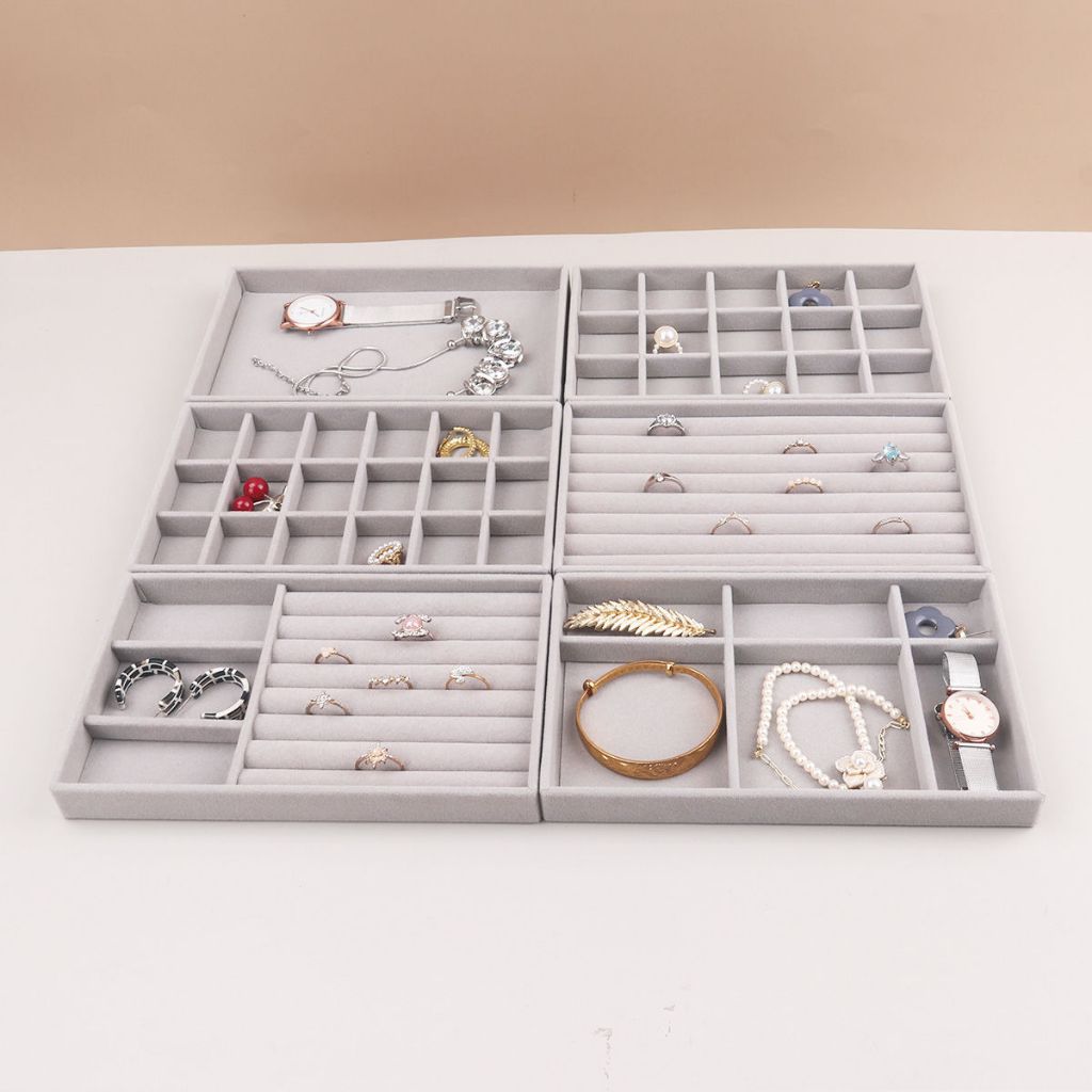 Organizador de Jóias e Relógios - Bandeja de Veludo para Gavetas! Closet arrumado, bijuterias protegidas, prática e eleg em Oferta na Shopee