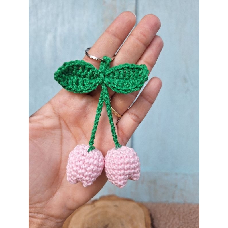 Chaveiro Tulipa Flor rosa claro crochê/amigurumi