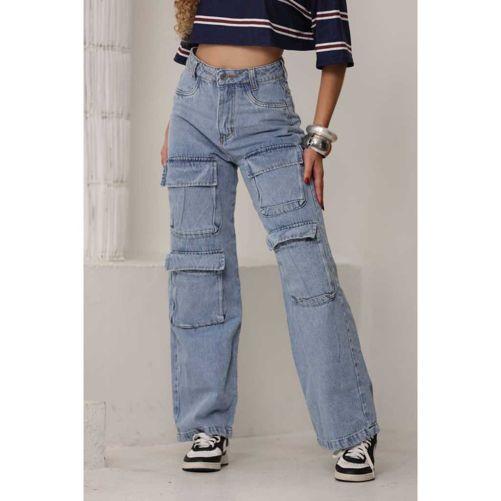 calça feminina wide leg cargo jeans grafite a 4 bolsos na perna da frente