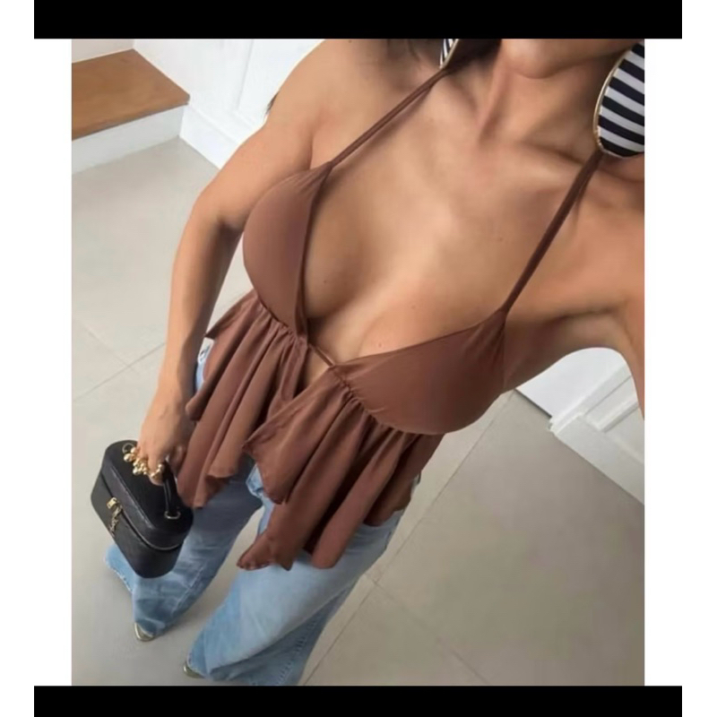 Blusa Bata Franja Feminina com Bojo Alçinha Fina Regulável Com Amarração nas Costas e Decote.