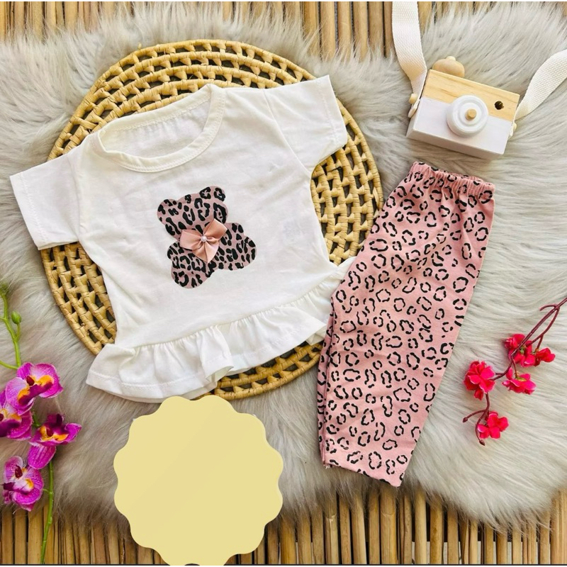 Conjunto Infantil Oncinha Menina – Blusinha Babado + Calça Estampada – Look Fashion