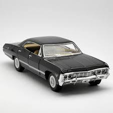 Miniatura Chevrolet Impala 1967 Kinsmart 1:43 - Carro de Dean Winchester (Supernatural)