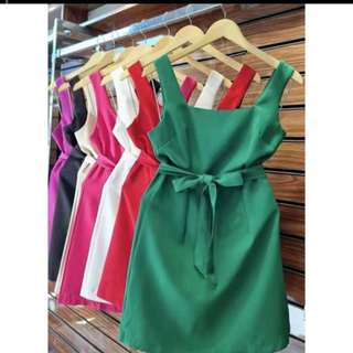 vestido em alfaiataria com leçp com ziper