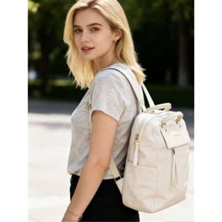 Mochila de Nylon Versátil para Adolescentes  Universitários - Leve, de Grande Capacidade com Alças Ajustáveis em Oferta na Shopee