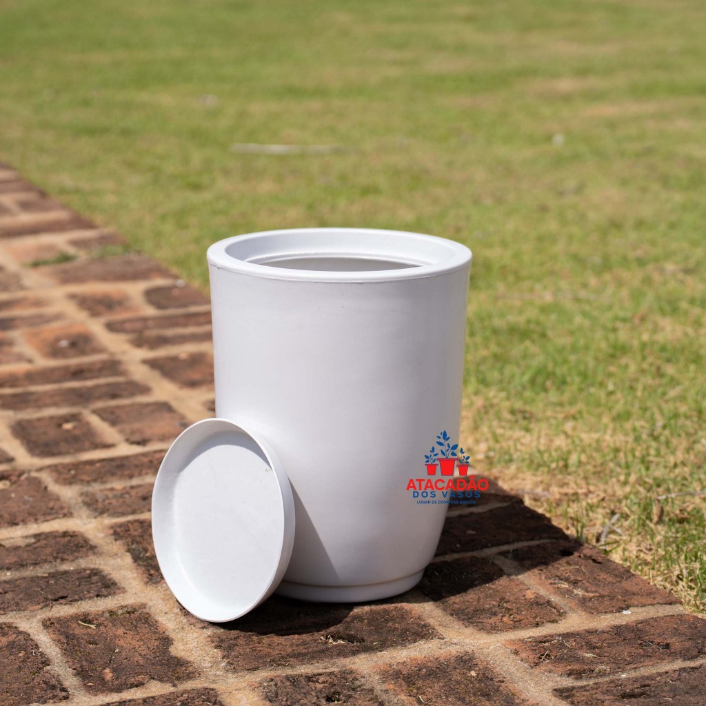 Vaso para plantas, decoração com prato em polietileno Leve, resistente e ideal para plantas e jardim