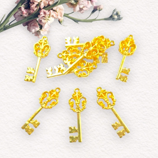 Pingente Chave Dourada Abs 13x38mm-50/100 peças em Oferta na Shopee