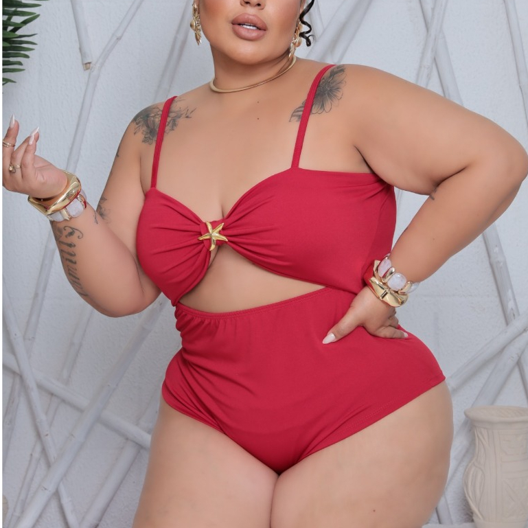 Maiô body com detalhe de estrela do mar plus size com bojo e alça