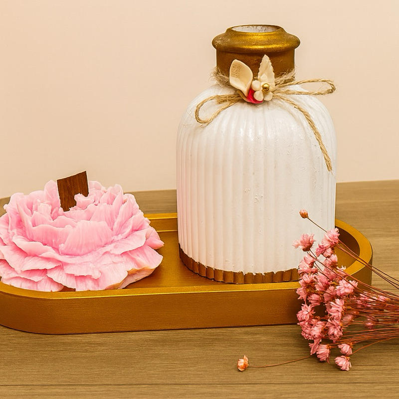 Conjunto Vasinho e Vela Aromática na Bandeja
