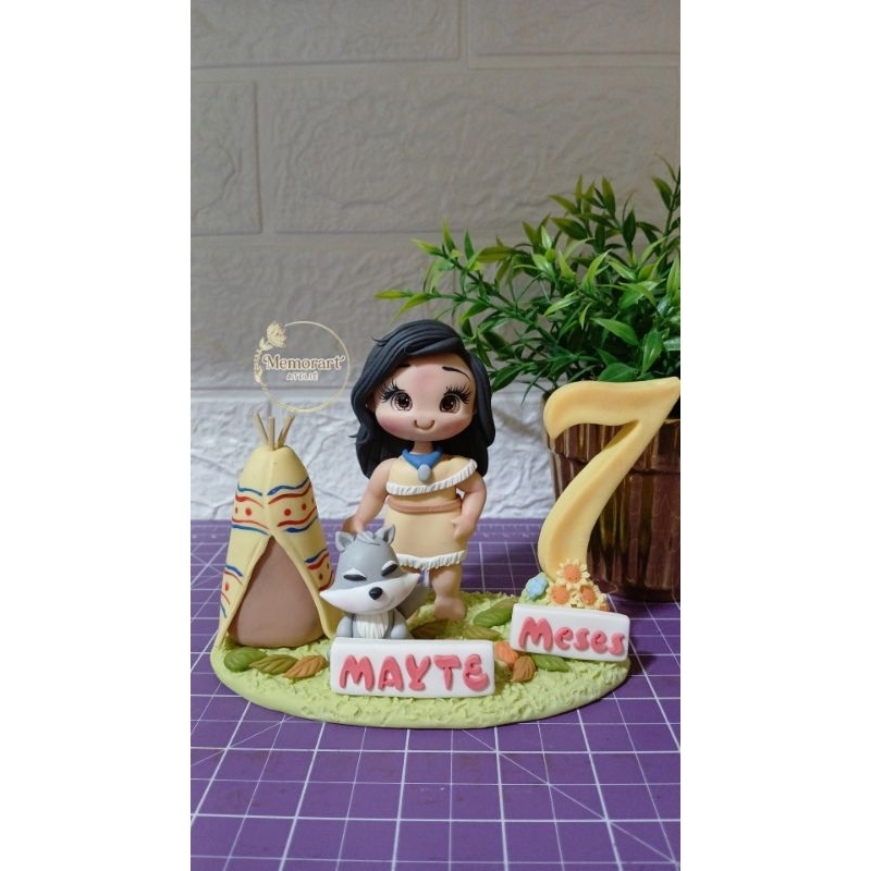 Topo de bolo em biscuit pocahontas