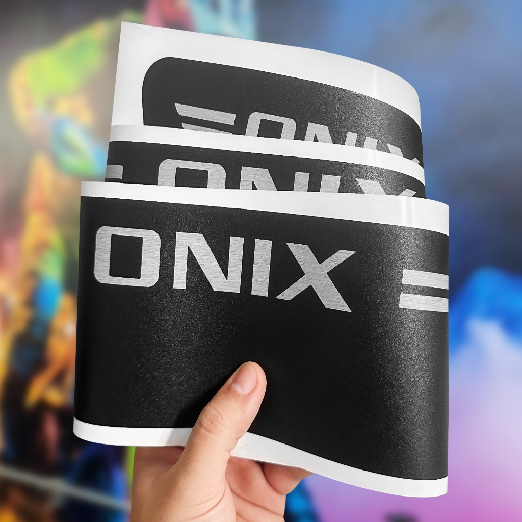 Kit 4 Peças Adesivo Soleira Porta Carro Compatível Onix 2012 A 2019 Anti Arranhões + Chaveiro · foto 2