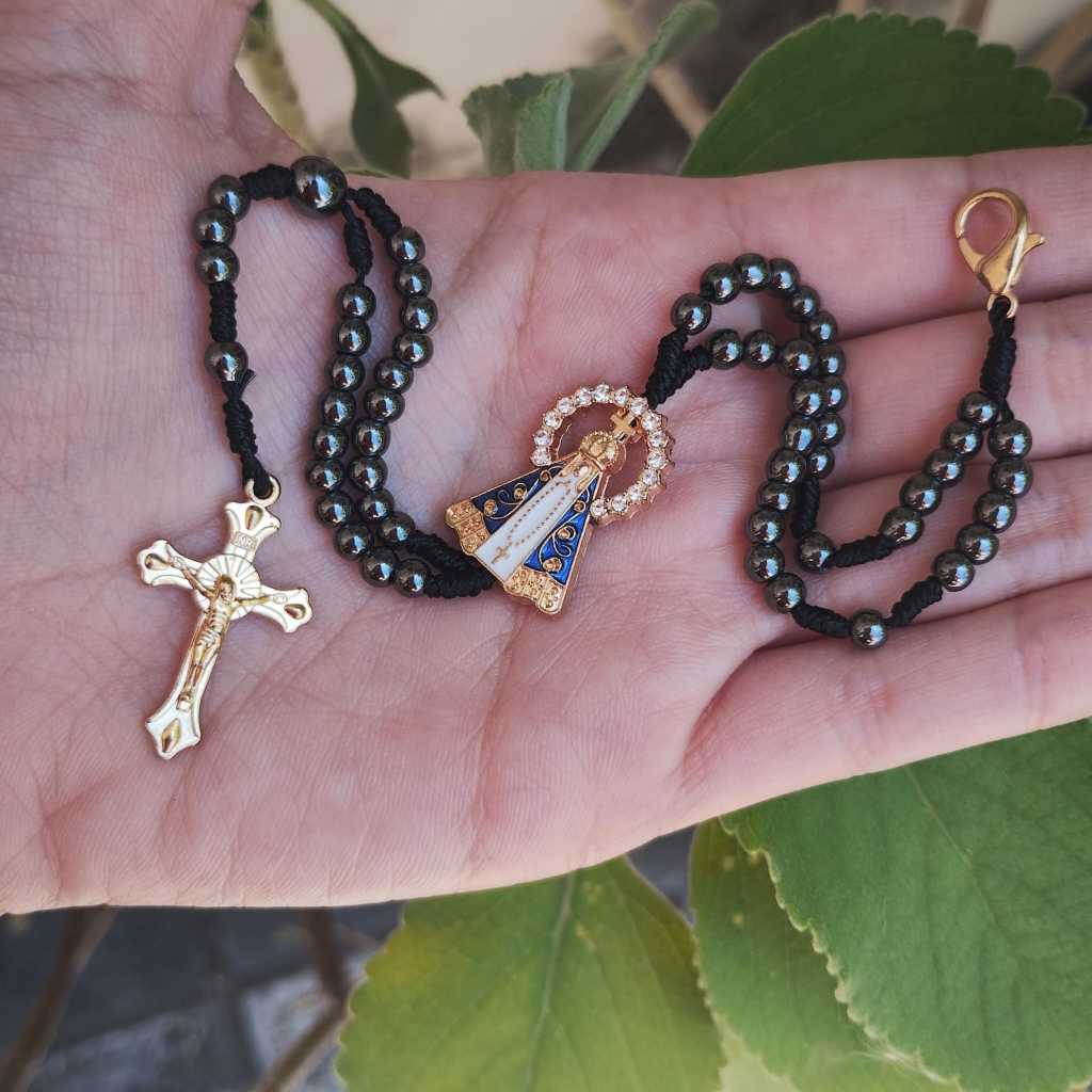 Pulseira Terço em Hematita Nossa Senhora Aparecida Dourada