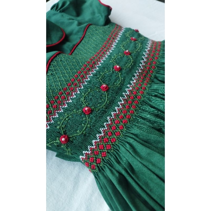 Vestido Bordado casinha de abelha✨