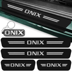 Kit Onix Compatível 2012 A 2019 4 Peças Adesivo Soleira Porta Carro Modelo Proteção + Chaveiro