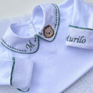 Body Bordado Gola e Punho - MENINO FORRO / FILETE DE TECIDO (Acessórios não inclusos) em Oferta na Shopee