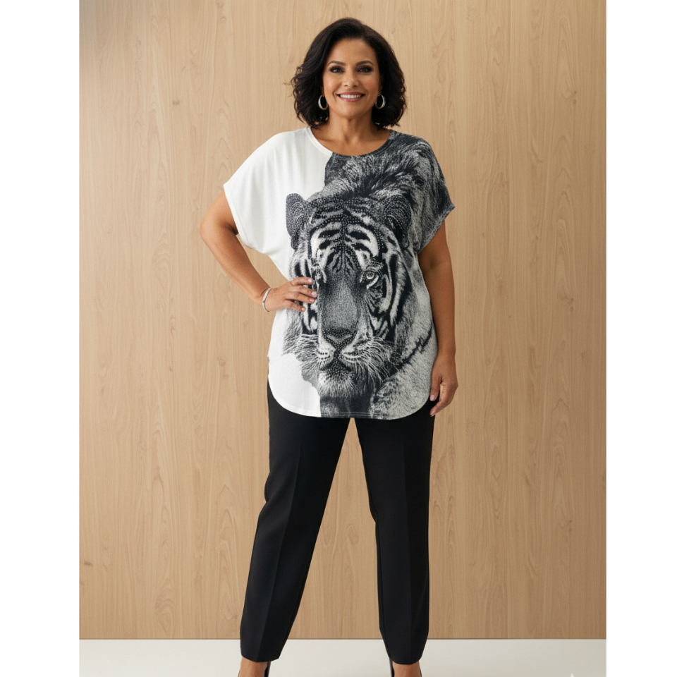 Blusa Ampla Feminina com Brilho Degradê e Aplicações em Pedraria