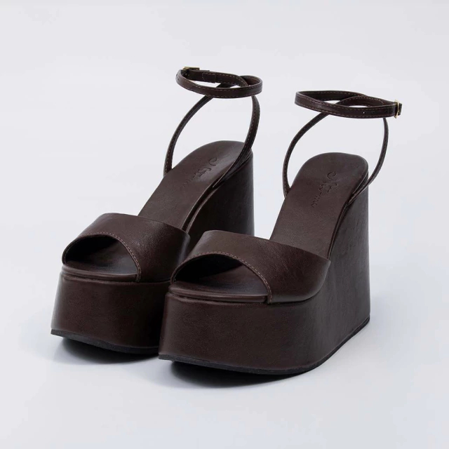 Sandalia Feminina Anabela Ester Plataforma com Tira Fina Marrom Elegante Moderna e Confortável