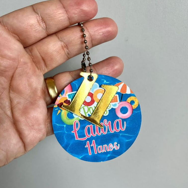 Tags aplique  qualquer tema 3d personalizado- Acompanha corrente em Oferta na Shopee