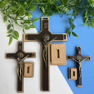 Cruz medalha de São Bento com Base Removível Mesa ou Parede em Oferta na Shopee