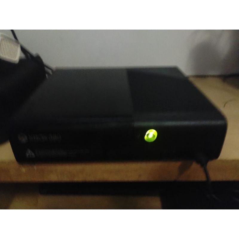 Xbox 360 com 203 jogos .