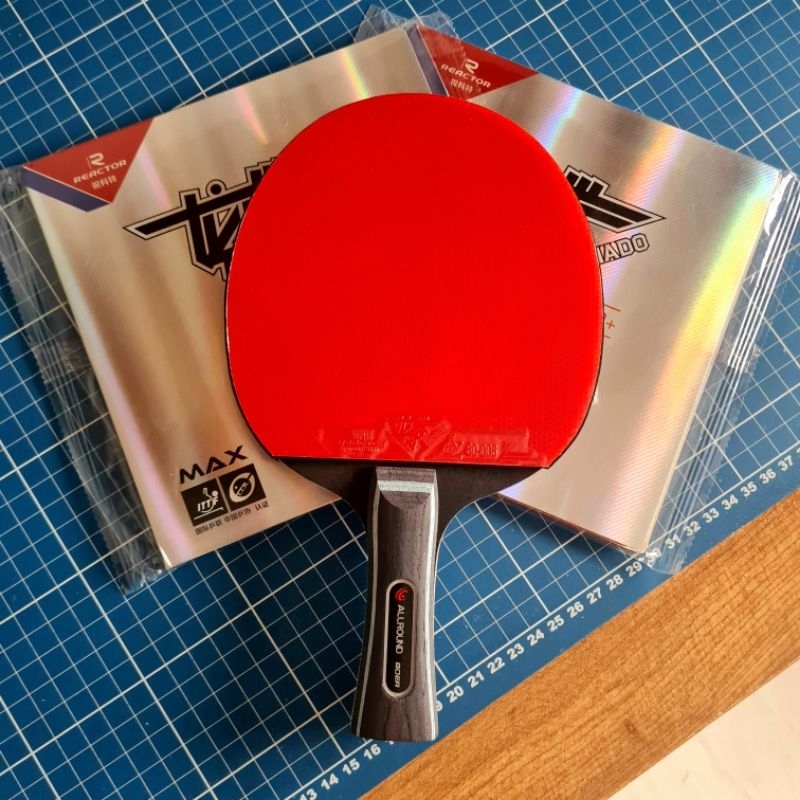 Raquete Profissional Tênis de mesa/ Ping Pong Lion Tornado Preta e Azul Clássica/ Classineta