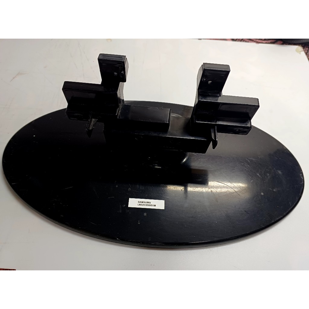Base pedestal tv Samsung Ln32c350d1m