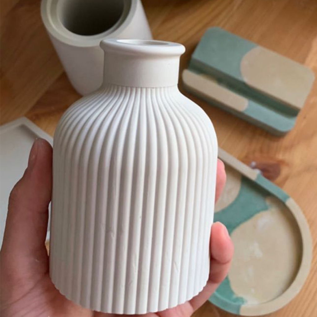 Garrafinha de Gesso Cru – Kit com 12 Unidades para Artesanato, Lembrancinhas e Centro de Mesa em Oferta na Shopee