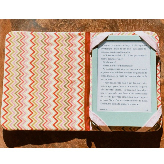 ✨ Capinha Artesanal para Kindle – Proteção Elegante e Durável! ✨