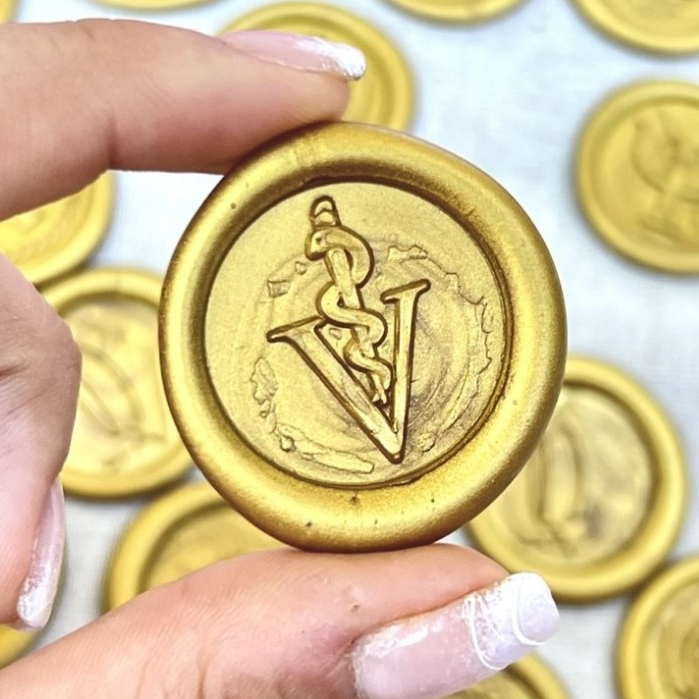 10 Lacre de Cera Formatura Medicina Veterinária Dourado - Para Convite de Colação de Grau