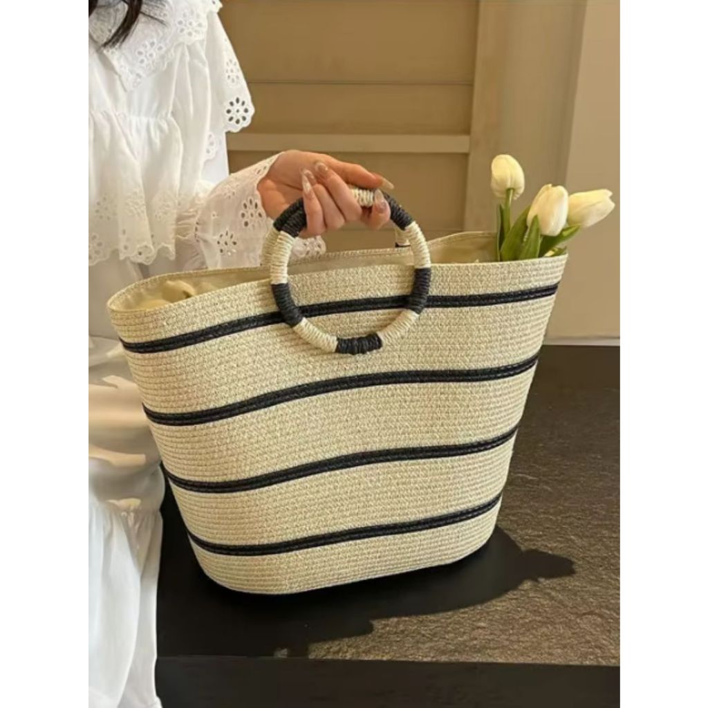 BOLSA GRANDE EM PALHA LISTRADA – ELEGÂNCIA E FUNCIONALIDADE PARA O SEU DIA A DIA em Oferta na Shopee